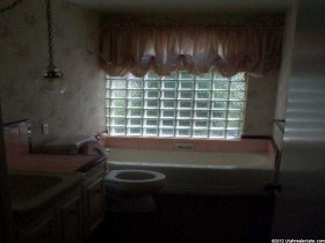 569 N 400 E, Centerville, UT 84014 — photo 7