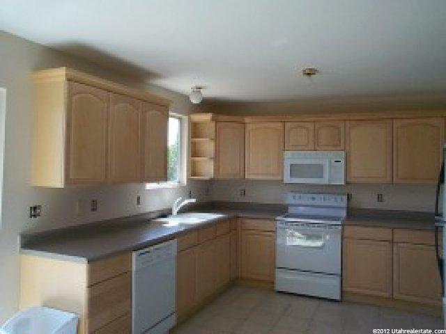 748 Sandy Dunes Cir, Sandy, UT 84094 — photo 2