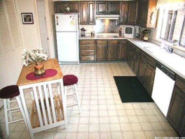 8378 Escalante Dr, Sandy, UT 84093 — photo 4