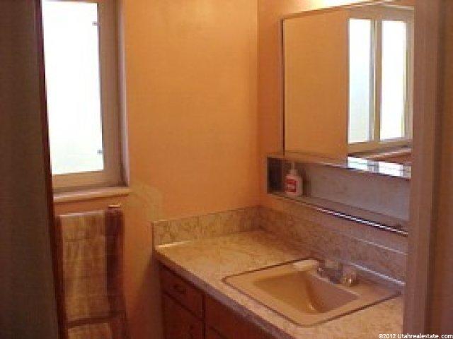 345 S Center St, Wellsville, UT 84339 — photo 4