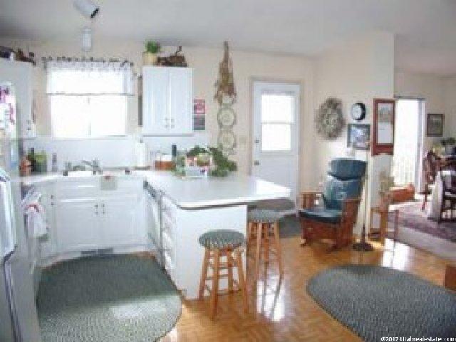 2190 Elaine Dr, Bountiful, UT 84010 — photo 4