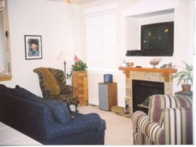 1672 Roycroft Pl #D, Holladay, UT 84124 — photo 3