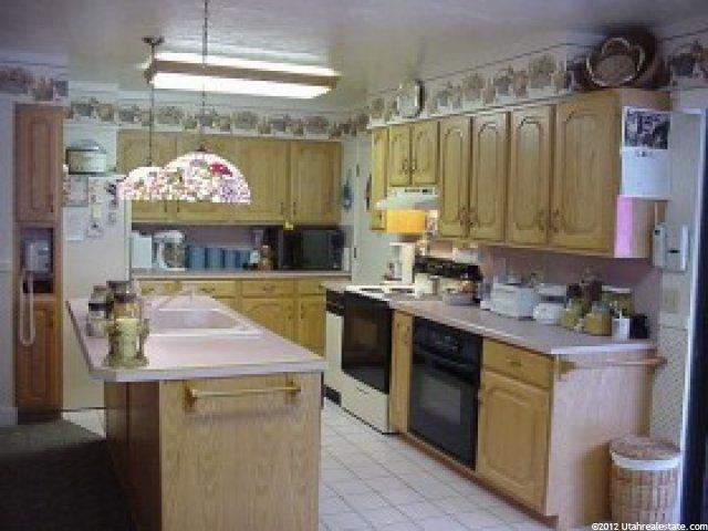 2110 Kramer Dr, Sandy, UT 84092 — photo 2
