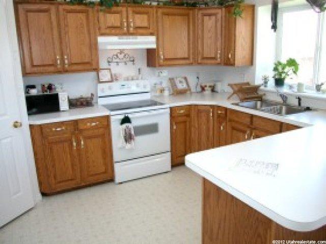 706 W 1900 N, Clinton, UT 84015 — photo 3