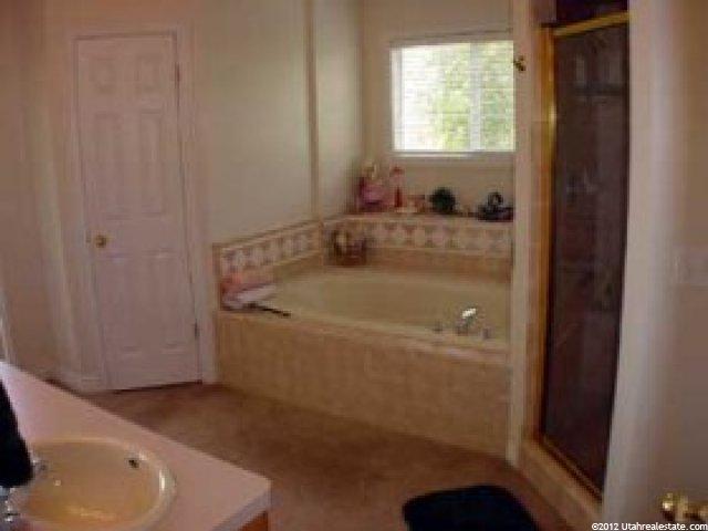 2421 Valley View Dr, Layton, UT 84040 — photo 5
