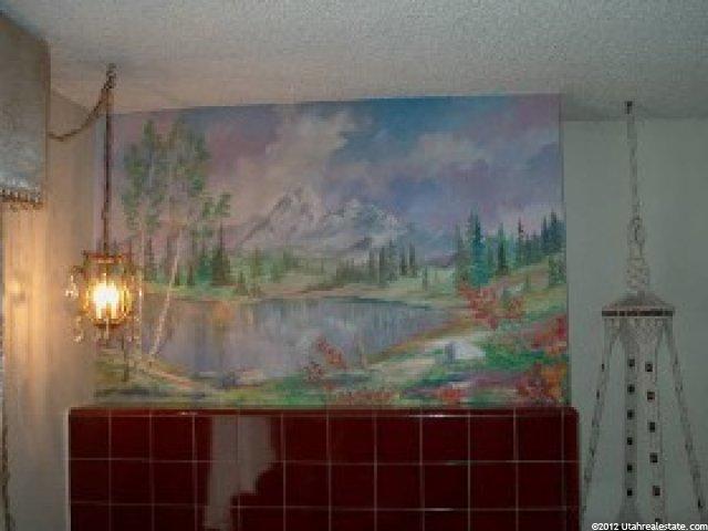 5387 Avalon Dr, Murray, UT 84107 — photo 2