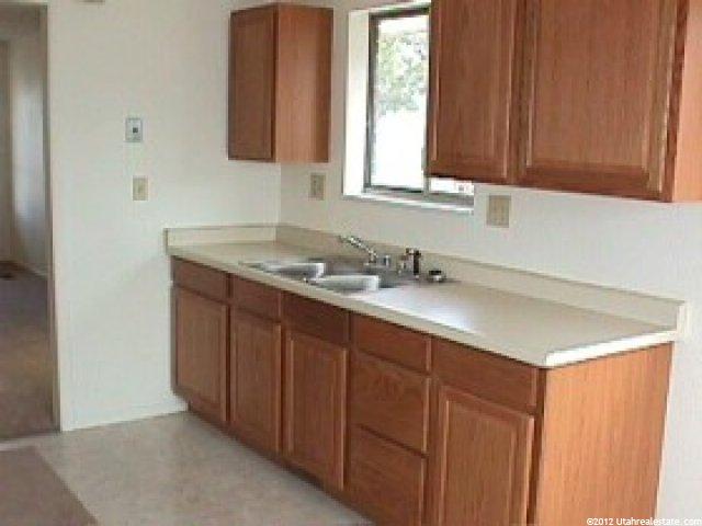 195 Durdham Ln, Sandy, UT 84070 — photo 2