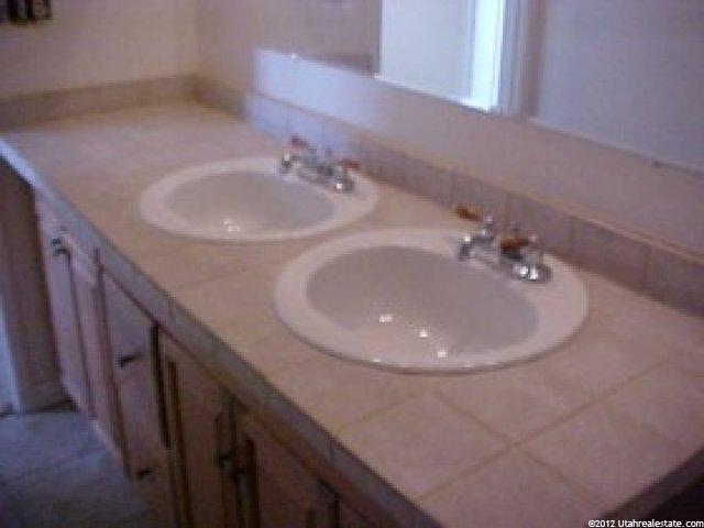 296 Marilyn Dr, Clearfield, UT 84015 — photo 3
