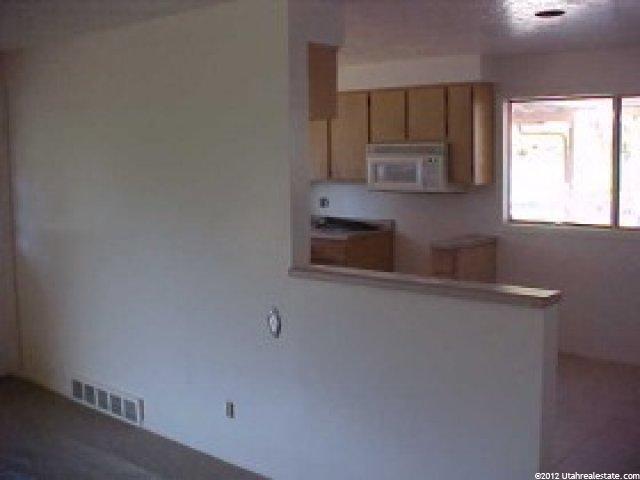 296 Marilyn Dr, Clearfield, UT 84015 — photo 6