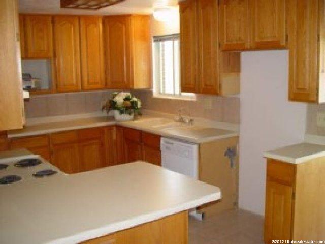 9921 Tulip Dr, Sandy, UT 84094 — photo 2