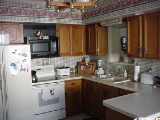 584 Cobblestone Ln, Midvale, UT 84047 — photo 6