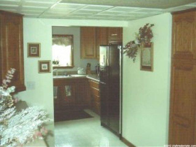 9156 S 1300 E, Sandy, UT 84094 — photo 4