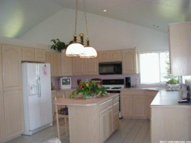 1056 Brook Haven Dr, Kaysville, UT 84037 — photo 2