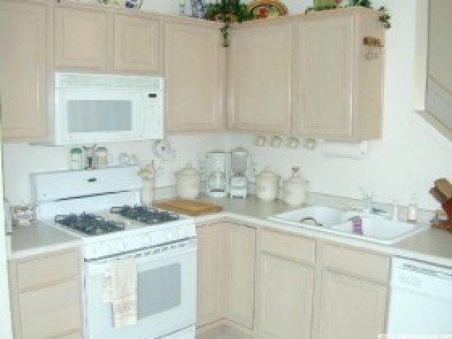 893 Courtyard Ln, Centerville, UT 84014 — photo 4