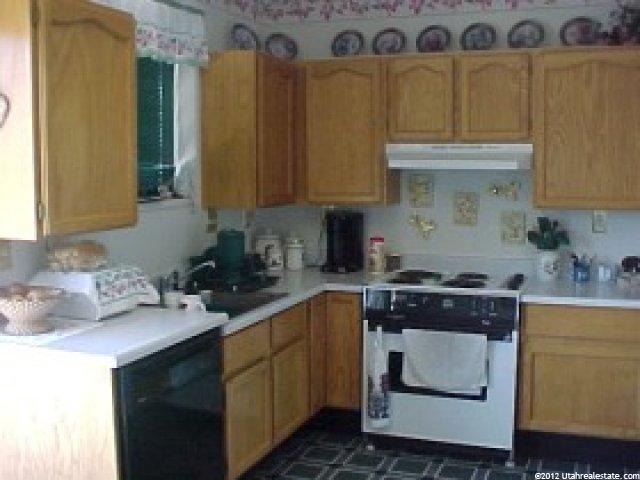 5763 S 3950 W, Roy, UT 84067 — photo 2