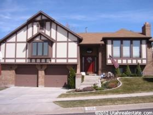 9913 FALCONHURST DR, Sandy UT 84092