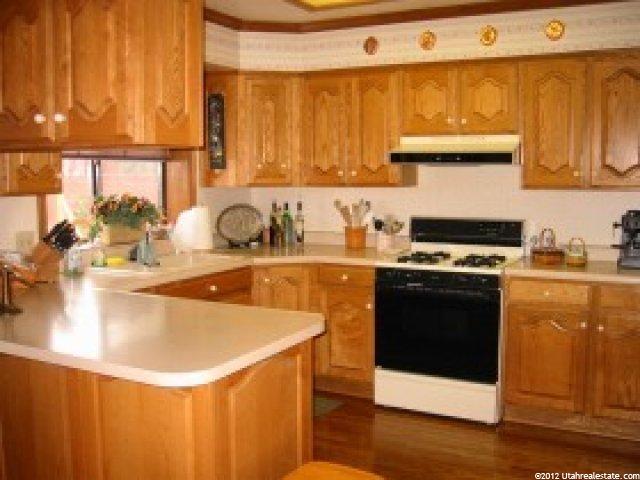 9913 Falconhurst Dr, Sandy, UT 84092 — photo 2