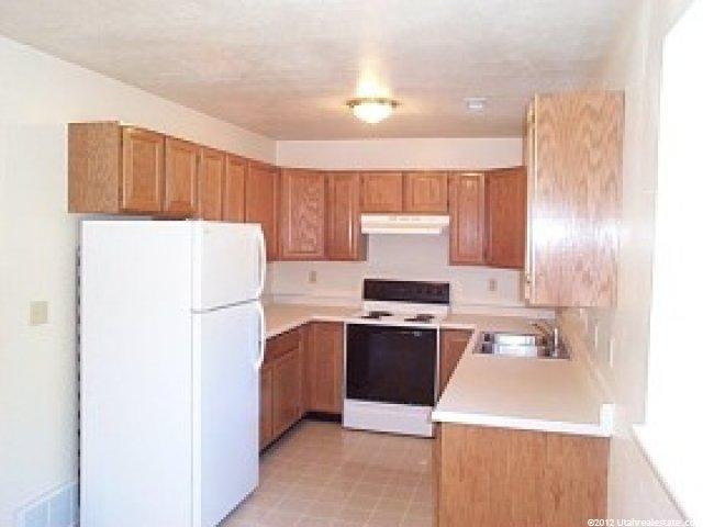 381 E 200 S, Kaysville, UT 84037 — photo 3
