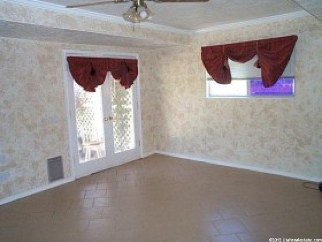 387 W 1375 N, Centerville, UT 84014 — photo 3
