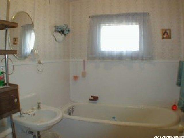 121 N 100 W, Hyrum, UT 84319 — photo 4