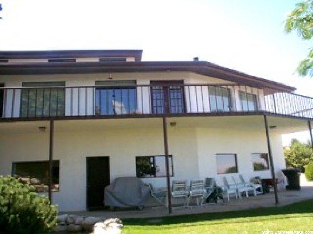233 E Bonneville Dr, Bountiful, UT 84010 — photo 2