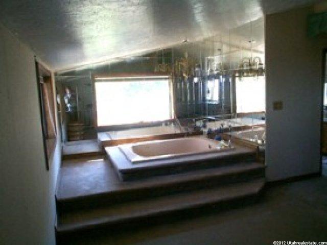 233 E Bonneville Dr, Bountiful, UT 84010 — photo 5