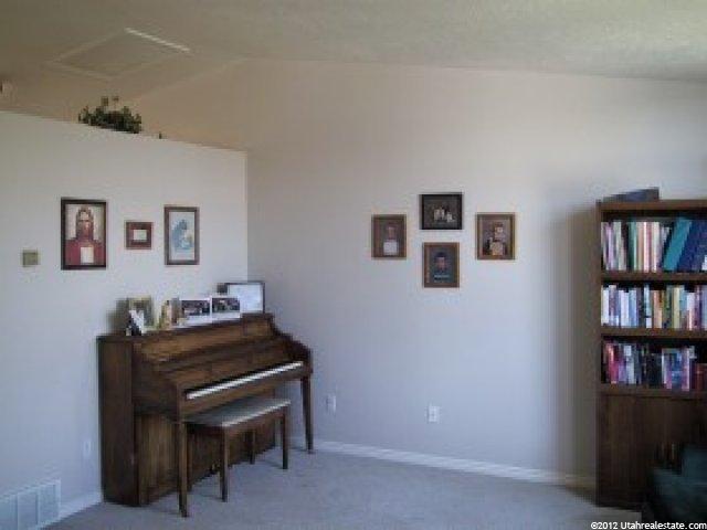 90 W 1425 N, Layton, UT 84041 — photo 2