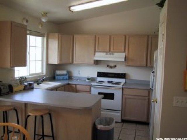 90 W 1425 N, Layton, UT 84041 — photo 4