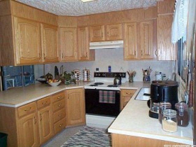 8008 Stream View Dr, Sandy, UT 84093 — photo 2