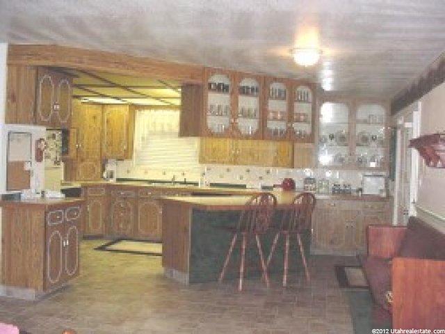 70 S 300 E, Levan, UT 84639 — photo 4