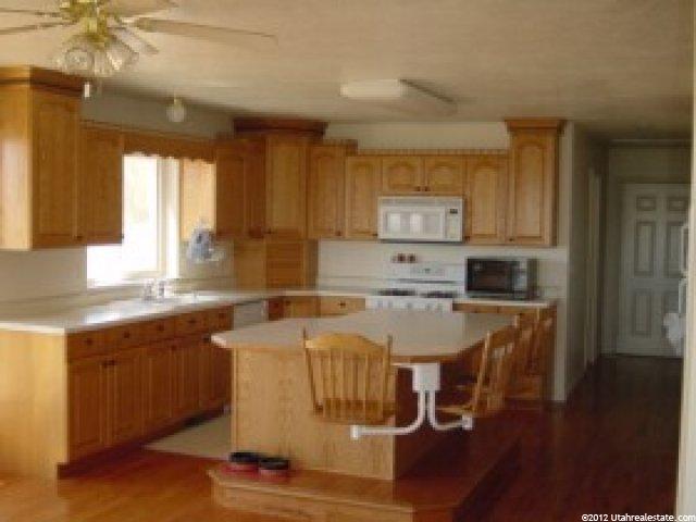 845 Bedford Falls Ct, Hyde Park, UT 84318 — photo 2