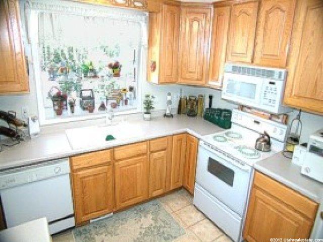 887 Cedar Terrace Dr, Sandy, UT 84094 — photo 5