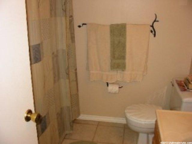 8147 Boysenberry Dr, Sandy, UT 84093 — photo 2