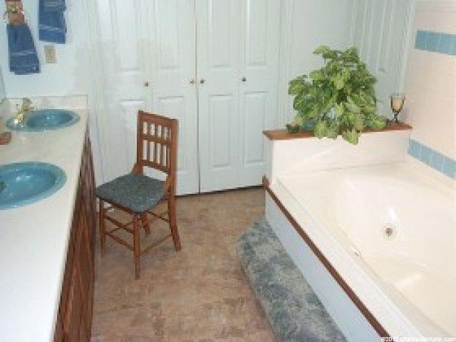 2204 E 3000 N, Layton, UT 84040 — photo 8