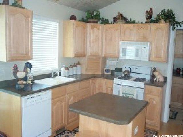1504 W Pebblecreek Dr, Layton, UT 84041 — photo 2