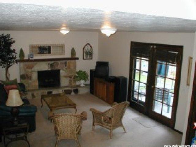 8916 Rockwell Dr, Sandy, UT 84093 — photo 4