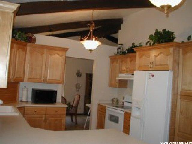 8916 Rockwell Dr, Sandy, UT 84093 — photo 5