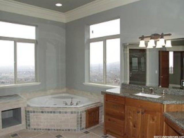 497 Greystone Dr, Farmington, UT 84025 — photo 8