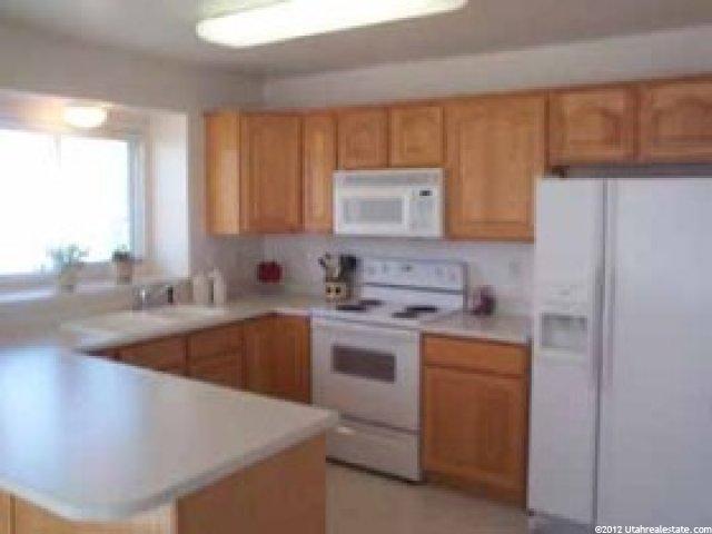 698 W 1825 N, Centerville, UT 84014 — photo 4