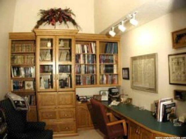10002 Stone Mountain Ln, Sandy, UT 84092 — photo 2