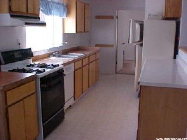 340 E Main St, Grantsville, UT 84029 — photo 2