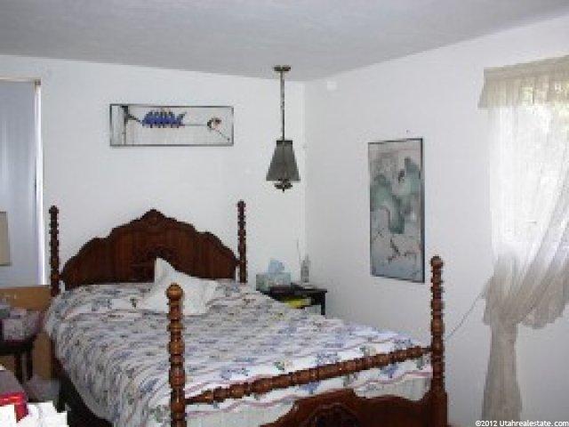 1039 Oxford Dr, Ogden, UT 84403 — photo 2