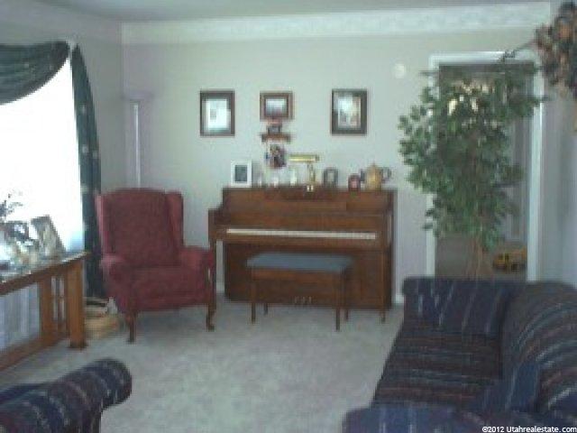 5847 Utahna Dr, Murray, UT 84107 — photo 2