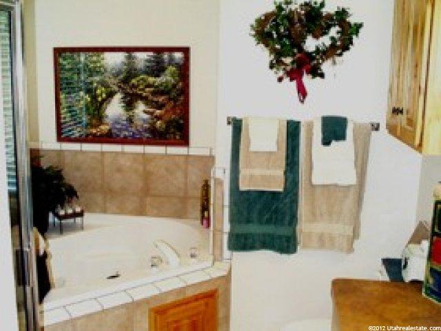 2142 W 1080 N, Clinton, UT 84015 — photo 4