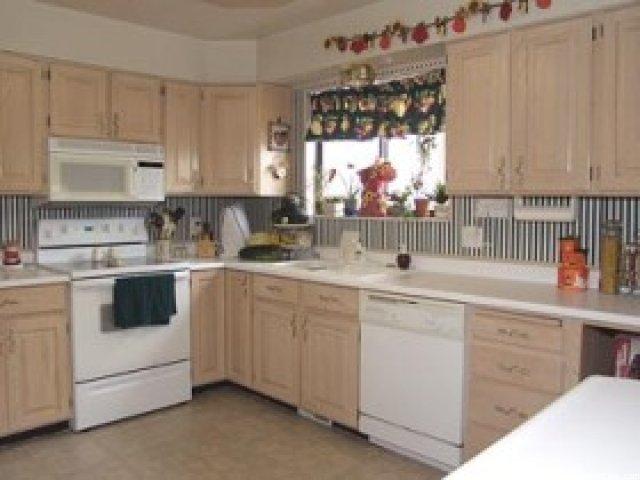 10888 Pleasant View Dr, Sandy, UT 84092 — photo 4