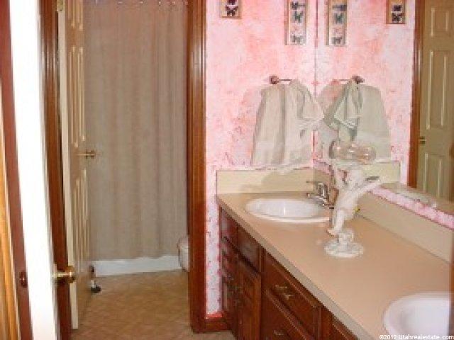 951 N 500 W, Centerville, UT 84014 — photo 3