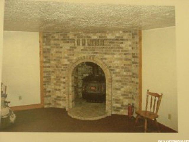 637 N 9000 E, Huntsville, UT 84317 — photo 2