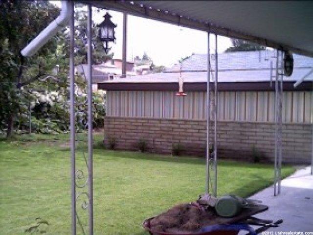 108 Lynnwood Dr, Clearfield, UT 84015 — photo 2