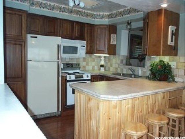 396 E 700 S, Centerville, UT 84014 — photo 2
