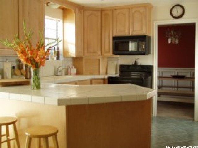9318 Springwood Ln, Sandy, UT 84093 — photo 5